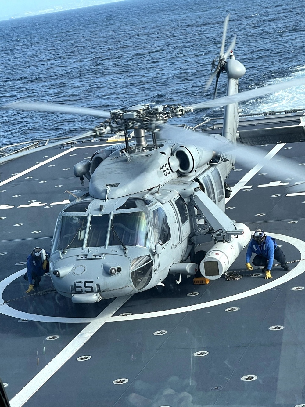 MH-60S aboard USS Cincinnati (LCS 20)