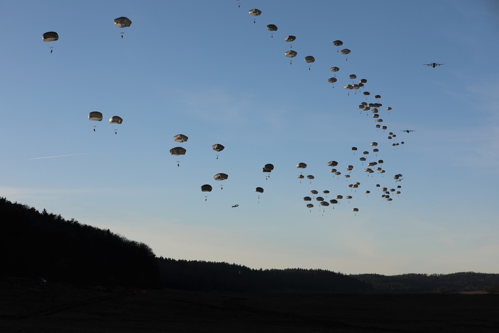 Sky Soldiers jump into Hohenfels training Area