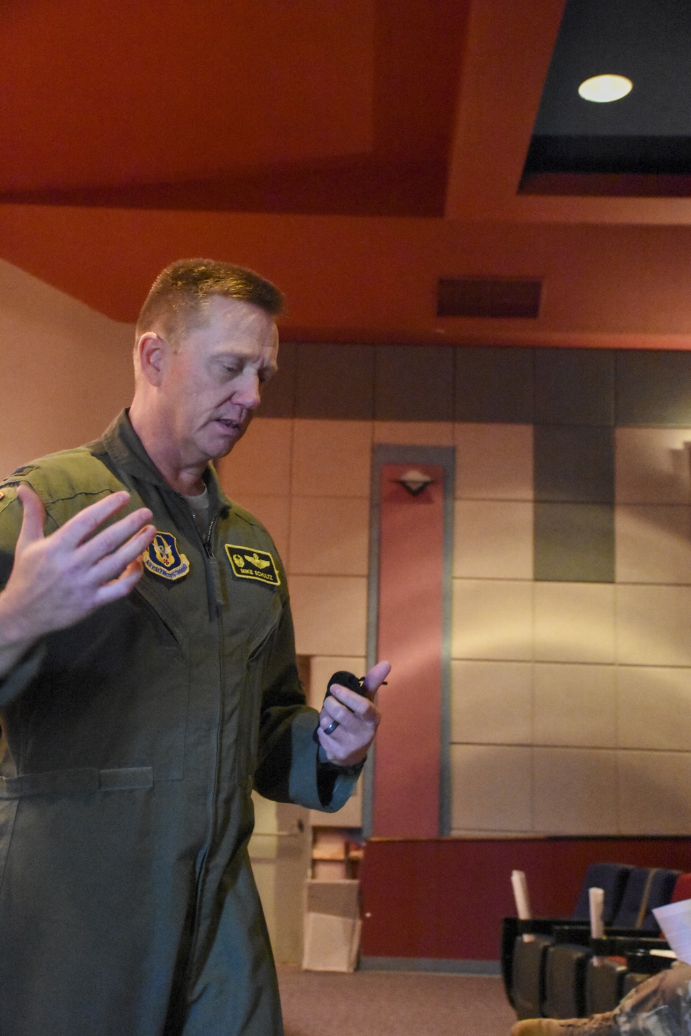 442d Fighter Wing commander brainstorms way forward for key spouse program