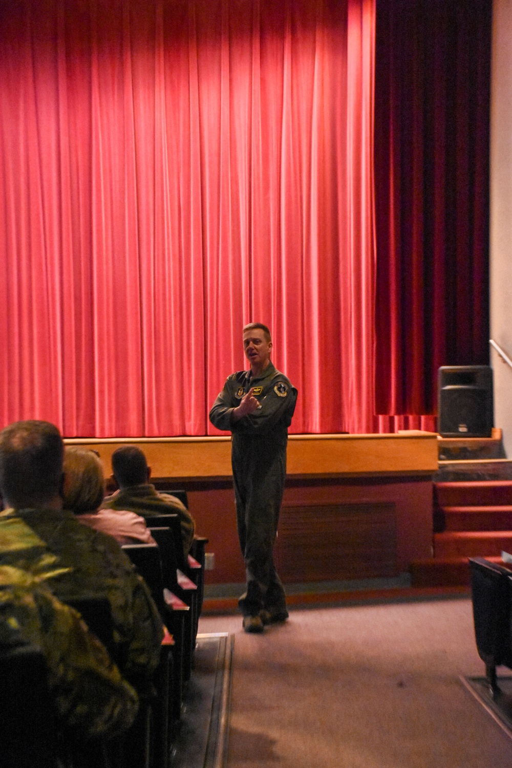 442d Fighter Wing commander brainstorms way forward for key spouse program