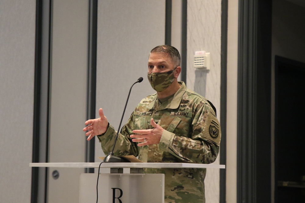 Commanding General Task Force Northeast speaks to Soldiers during a welcome brief in Chicago
