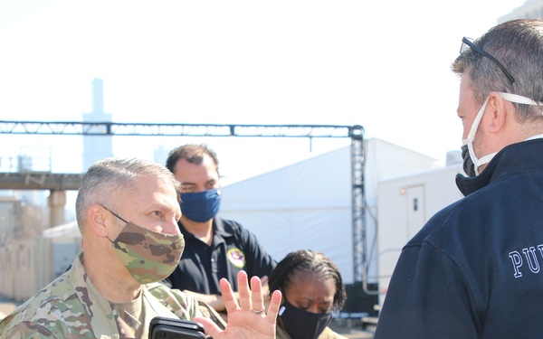 JTF-CS Commanding General Visits Chicago CVC