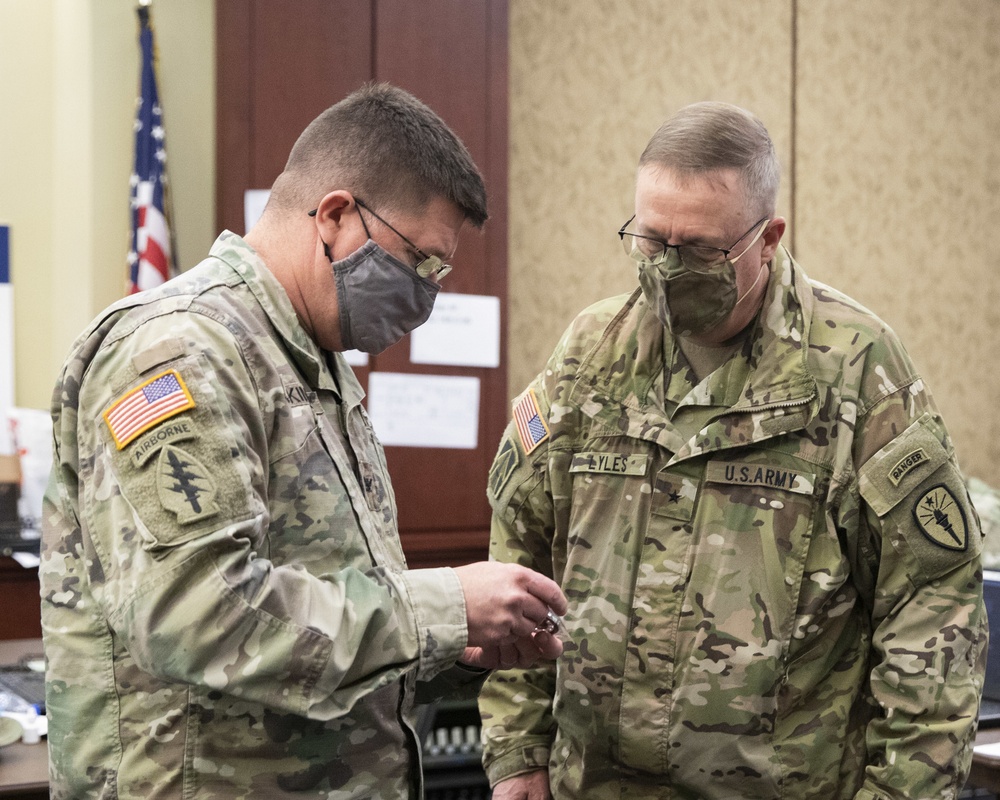 Brig. Gen. R. Dale Lyles Visits U.S. Capitol
