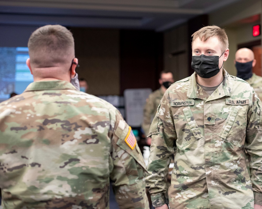 Brig. Gen. Lawrence Schloegl Visits Soldiers in D.C.