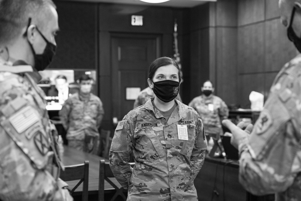 Brig. Gen. Lawrence Schloegl Visits Soldiers in D.C.