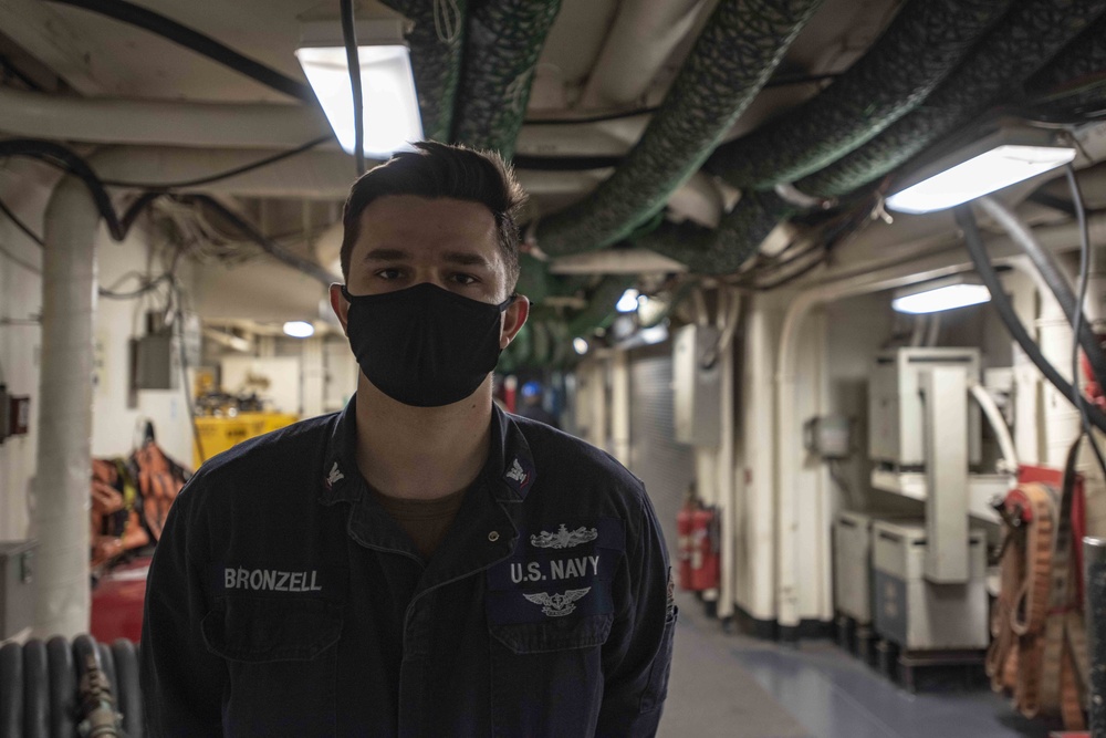 Chicago native serving on USS Ronald Reagan receives COVID-19 vaccine