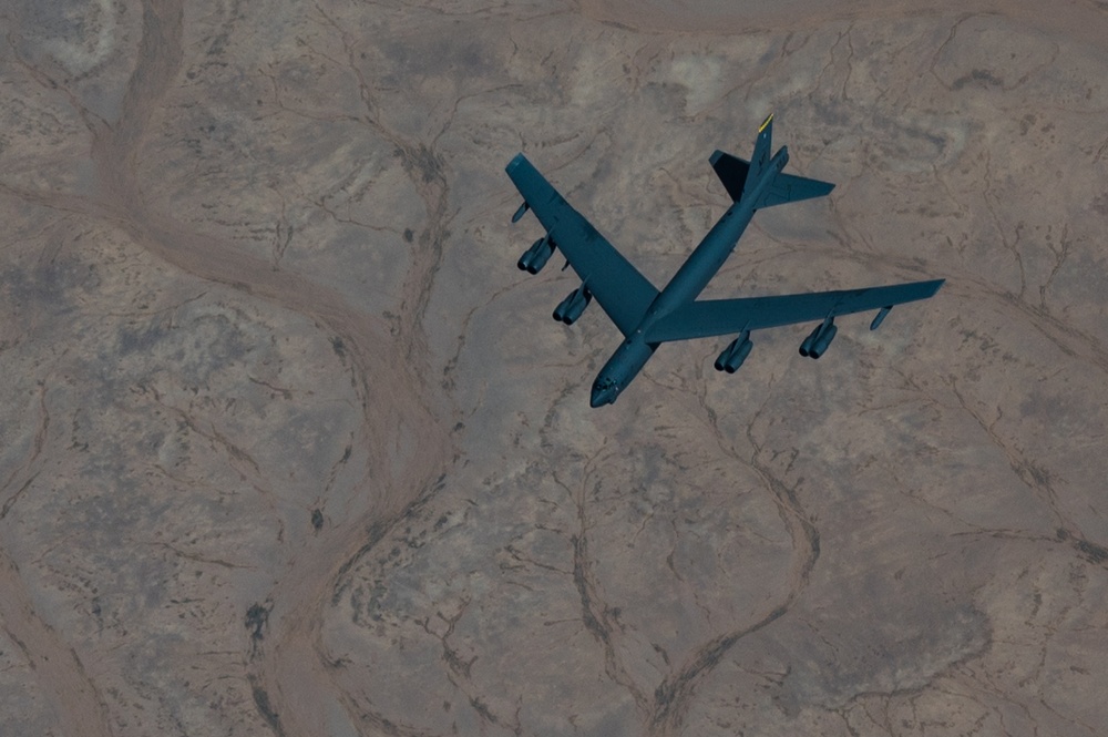 350 EARS fuels B-52 Bomber Task Force
