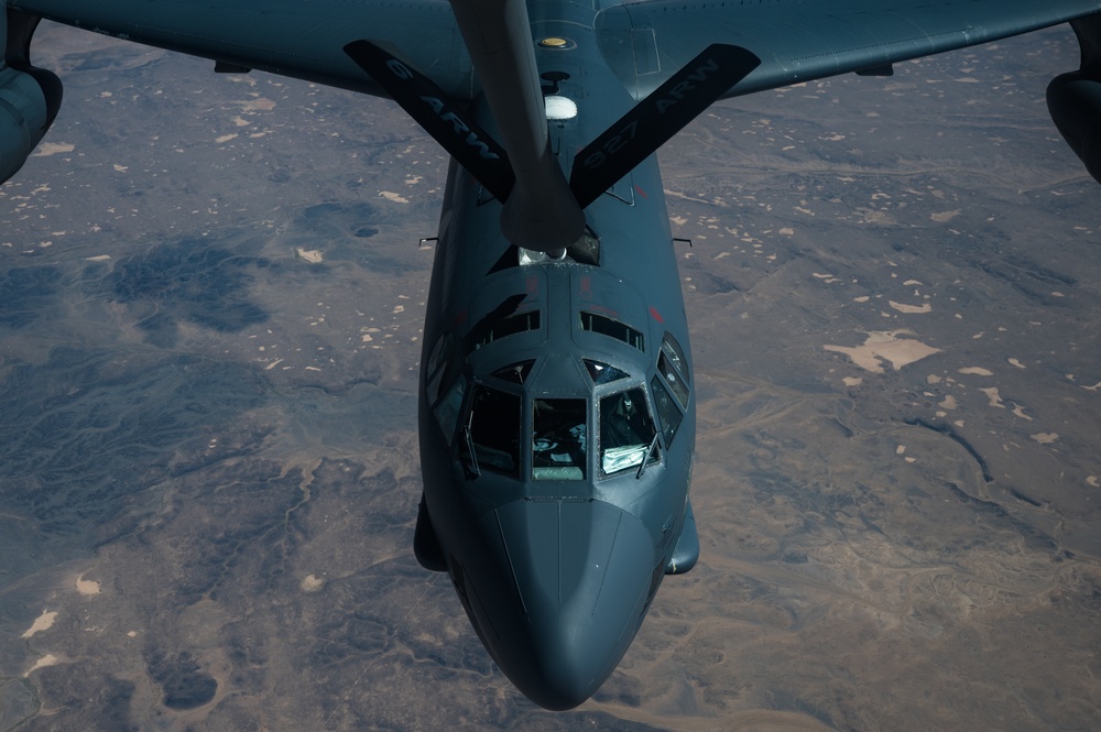 350 EARS fuels B-52 Bomber Task Force