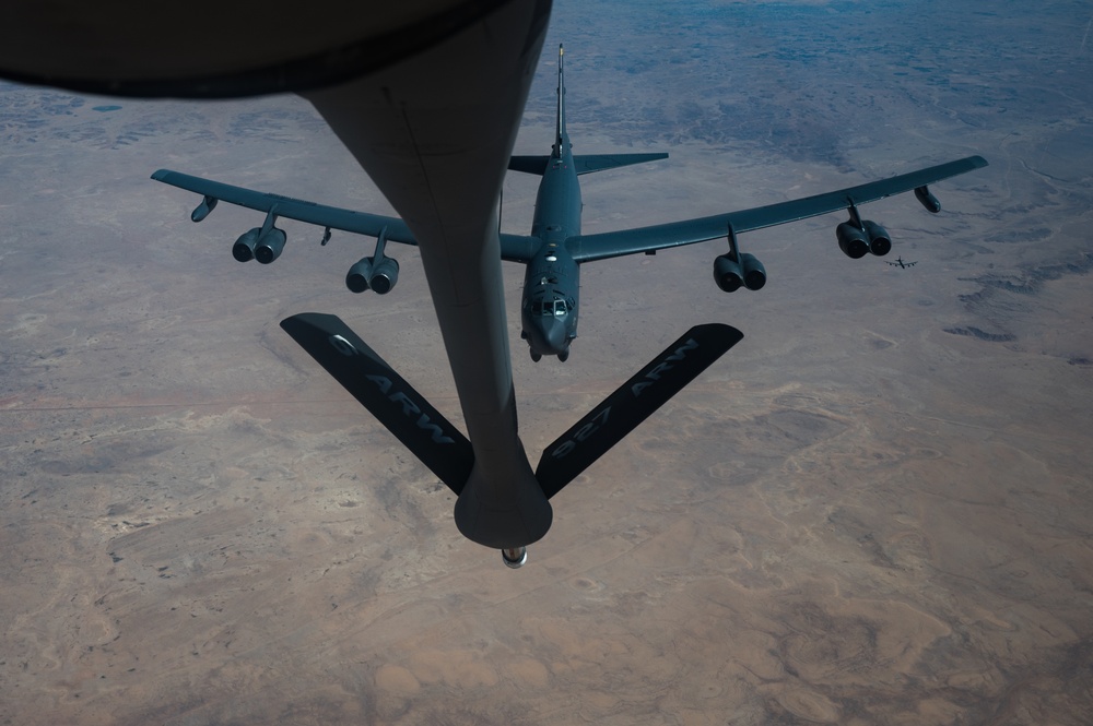 350 EARS fuels B-52 Bomber Task Force