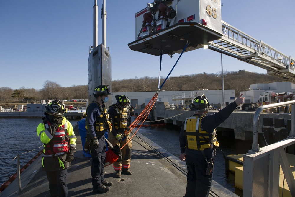 SUBASE New London Firefighters Conduct Rescue Drill aboard USS Indiana (SSN 789)
