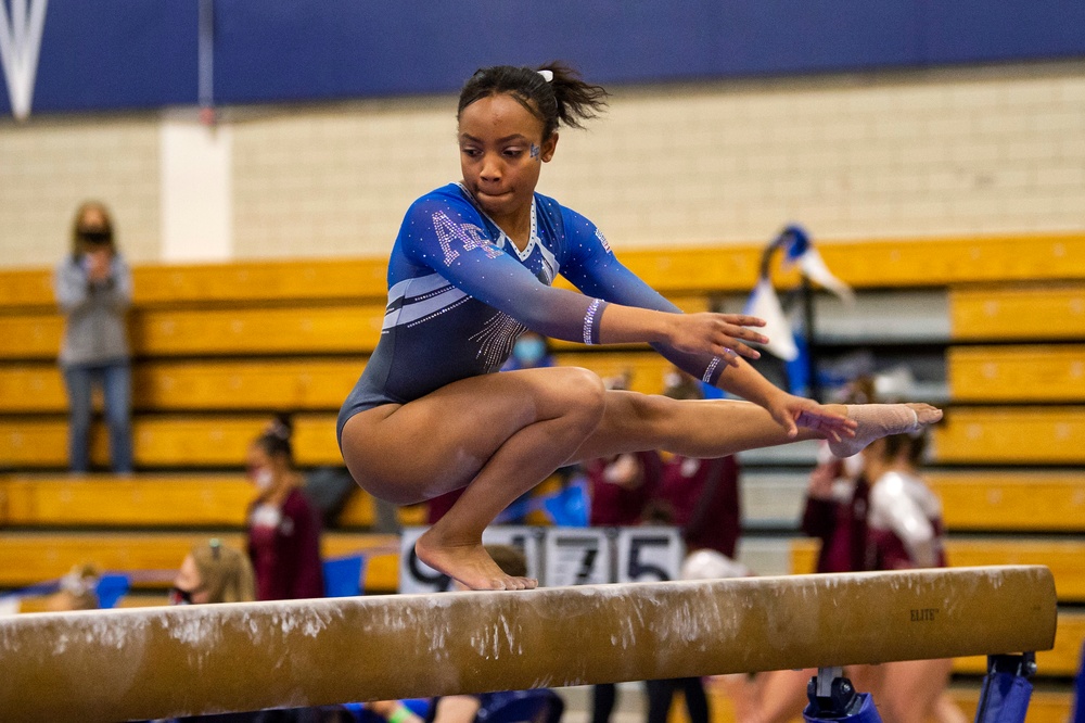 Women's Gymnastics Scores Season-Best 193.350 in Home Opener