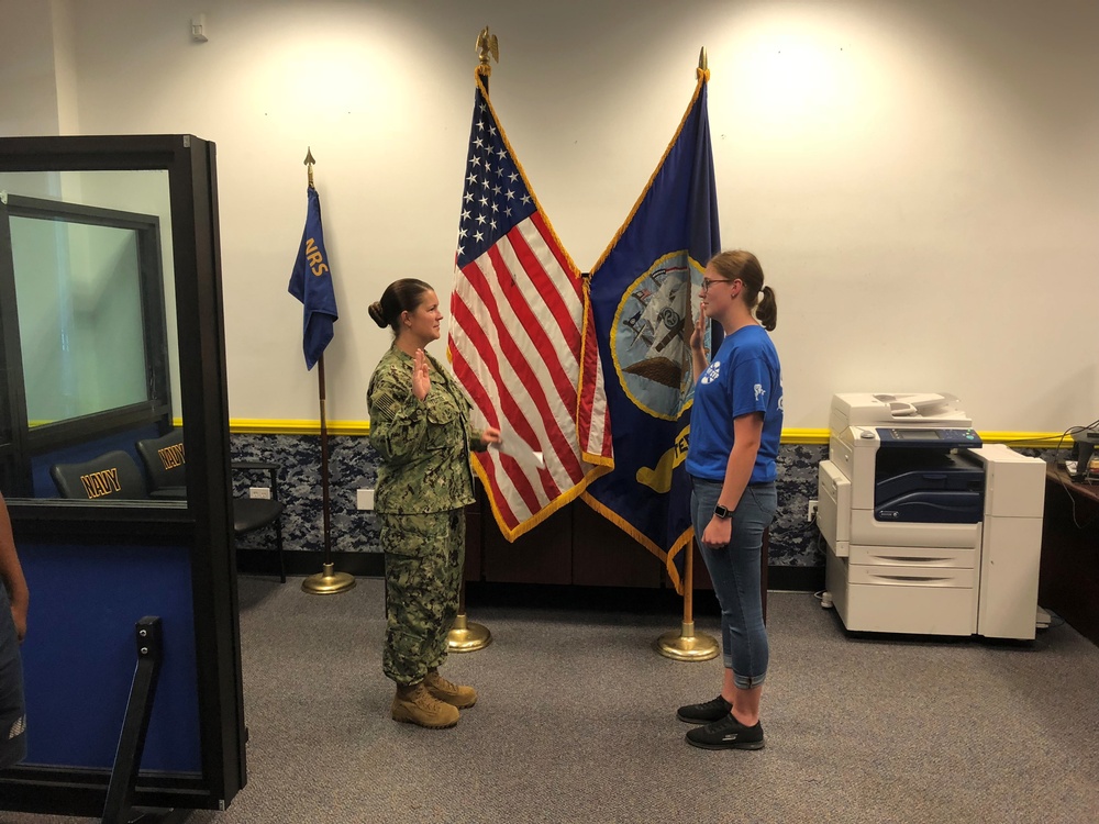 Mother Swears In Daughter to the U.S. Navy