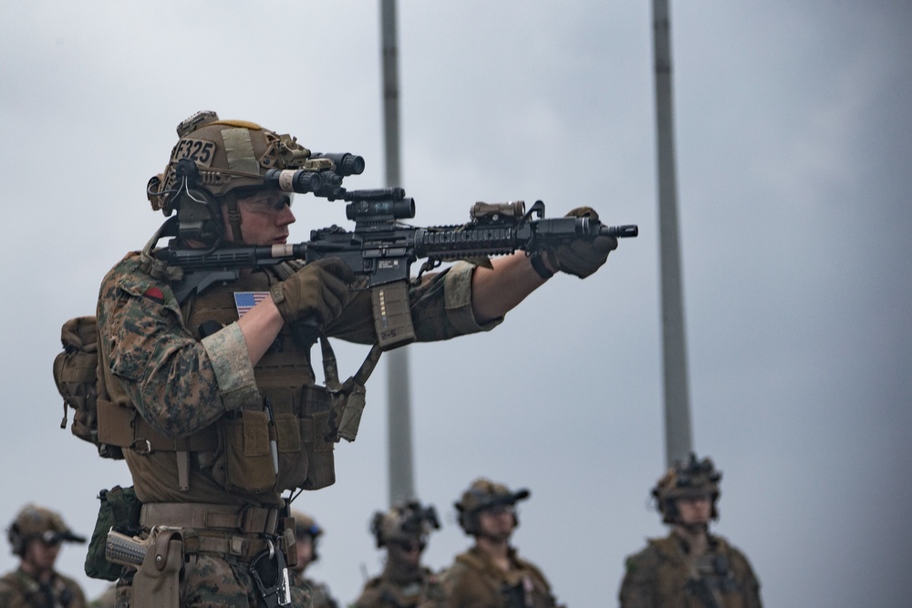 Recon Moving Range USS Germantown