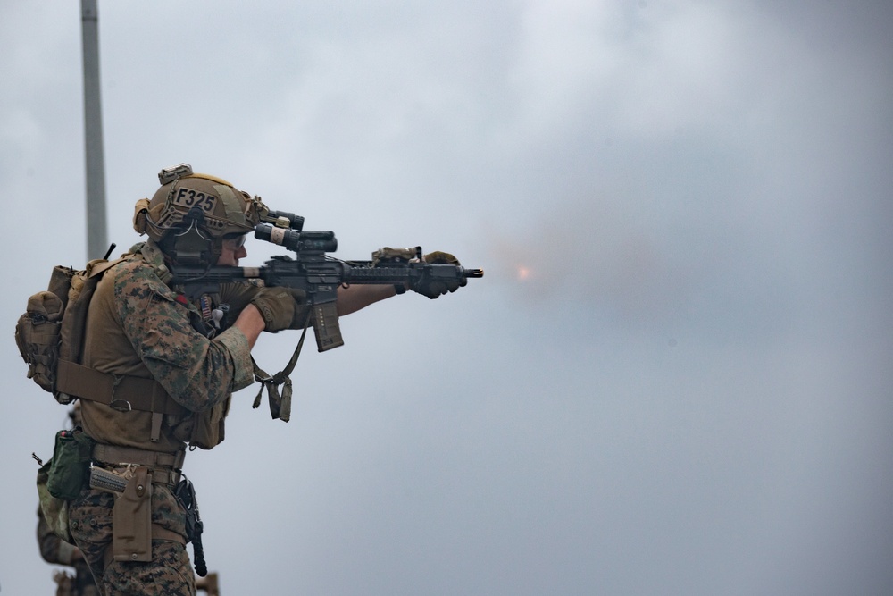 Recon Moving Range USS Germantown