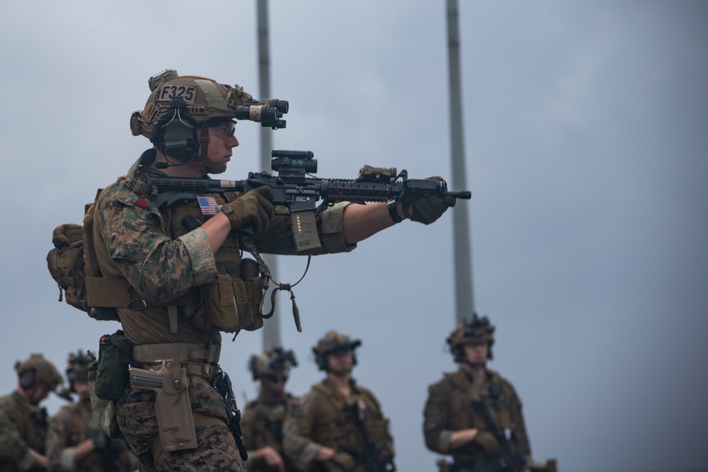 Recon Moving Range USS Germantown