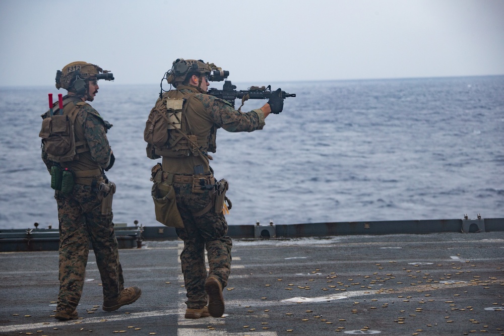 DVIDS - Images - Recon Moving Range USS Germantown [Image 7 of 35]