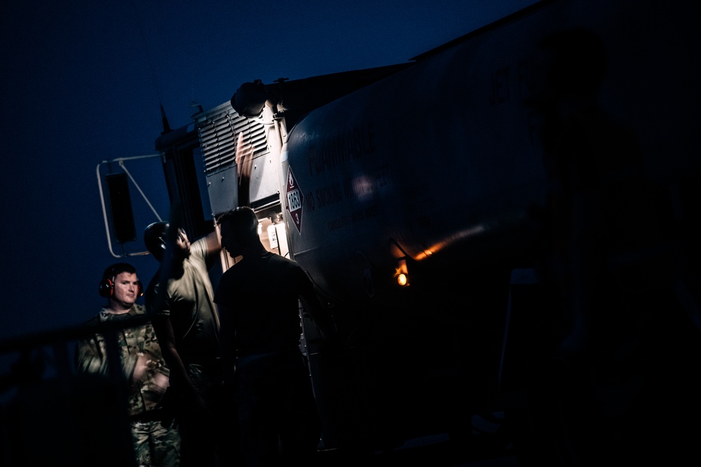 Night hot refuel of PSAB F-16 Fighting Falcons during ACE capstone event at AUAB