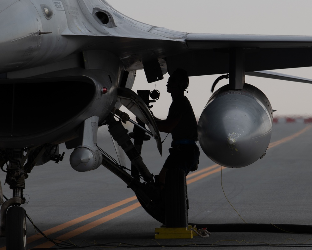 PSAB F-16 Fighting Falcons hot refuel at AUAB for ACE capstone event