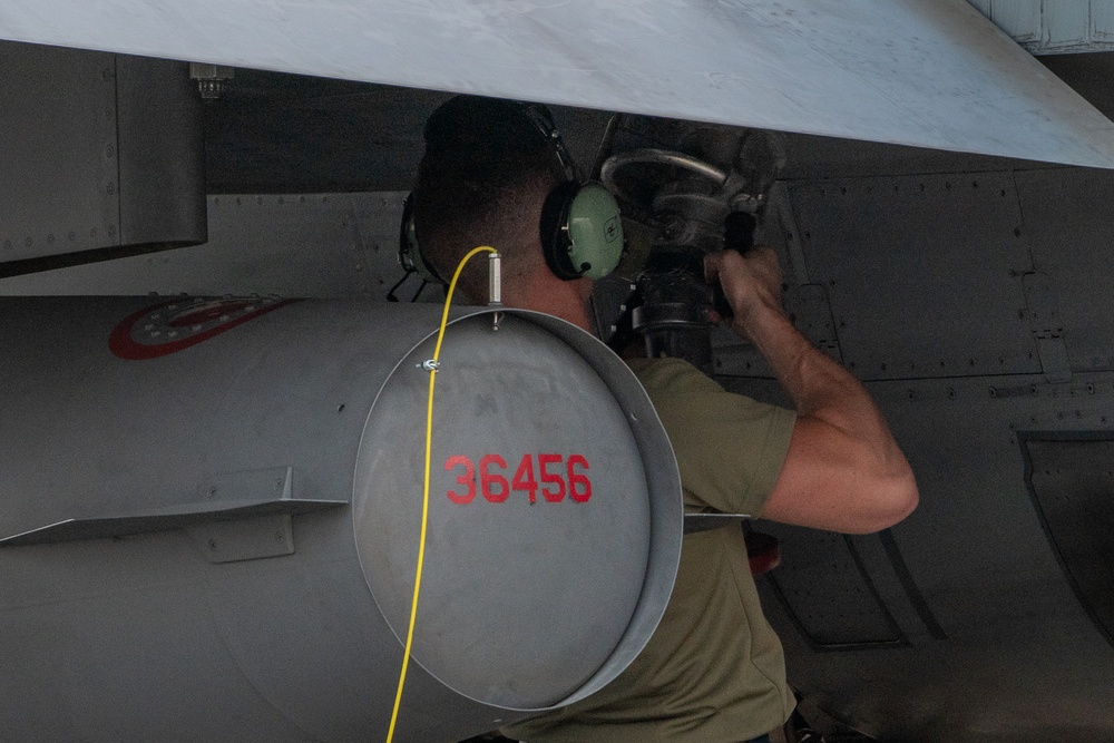 PSAB F-16 Fighting Falcons hot refuel at AUAB for ACE capstone event