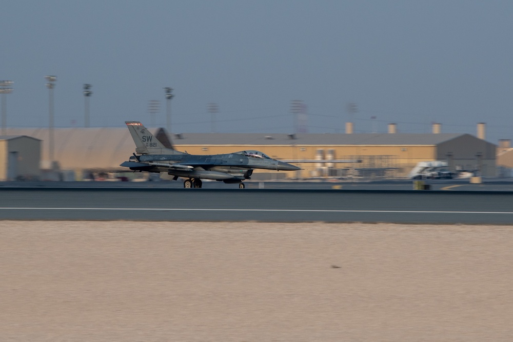 PSAB F-16 Fighting Falcons hot refuel at AUAB for ACE capstone event