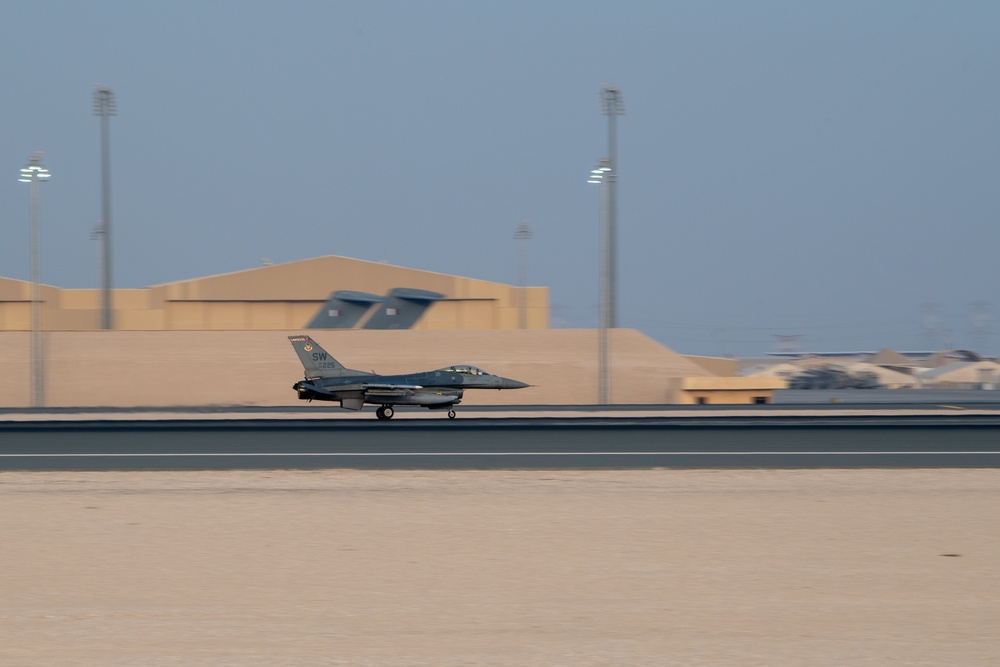 PSAB F-16 Fighting Falcons hot refuel at AUAB for ACE capstone event