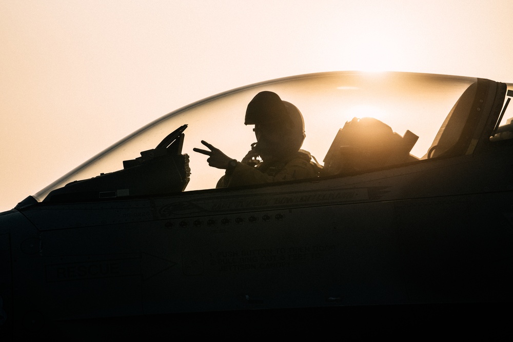 PSAB F-16 Fighting Falcons hot refuel at AUAB for ACE capstone event PSAB F-16 Fighting Falcons hot refuel at AUAB for ACE capstone event