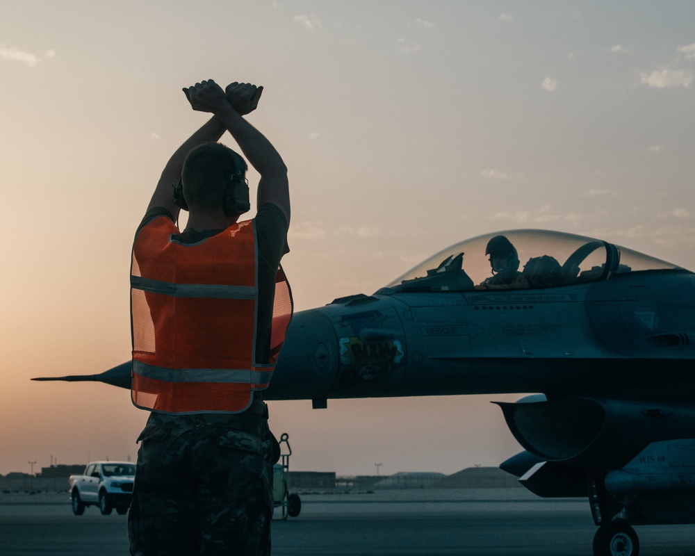 PSAB F-16 Fighting Falcons hot refuel at AUAB for ACE capstone event