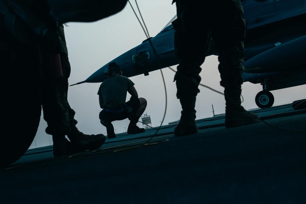 PSAB F-16 Fighting Falcons hot refuel at AUAB for ACE capstone event PSAB F-16 Fighting Falcons hot refuel at AUAB for ACE capstone event