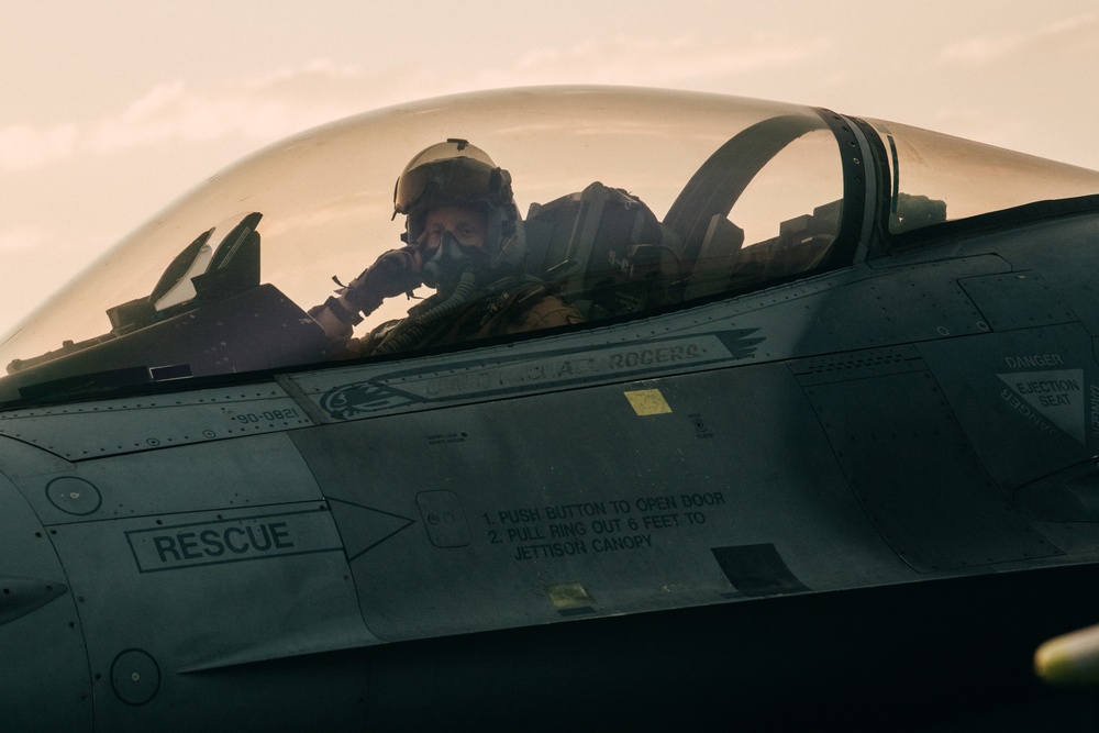 PSAB F-16 Fighting Falcons hot refuel at AUAB for ACE capstone event