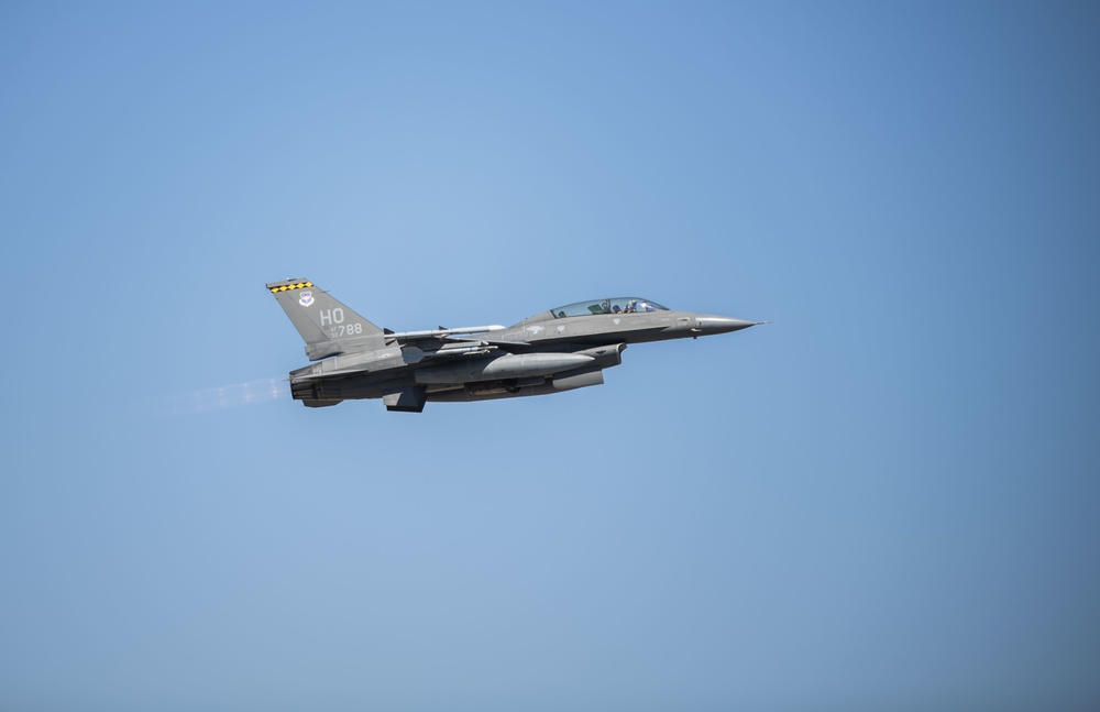 F-16 Fighting Falcons participate in WSEP