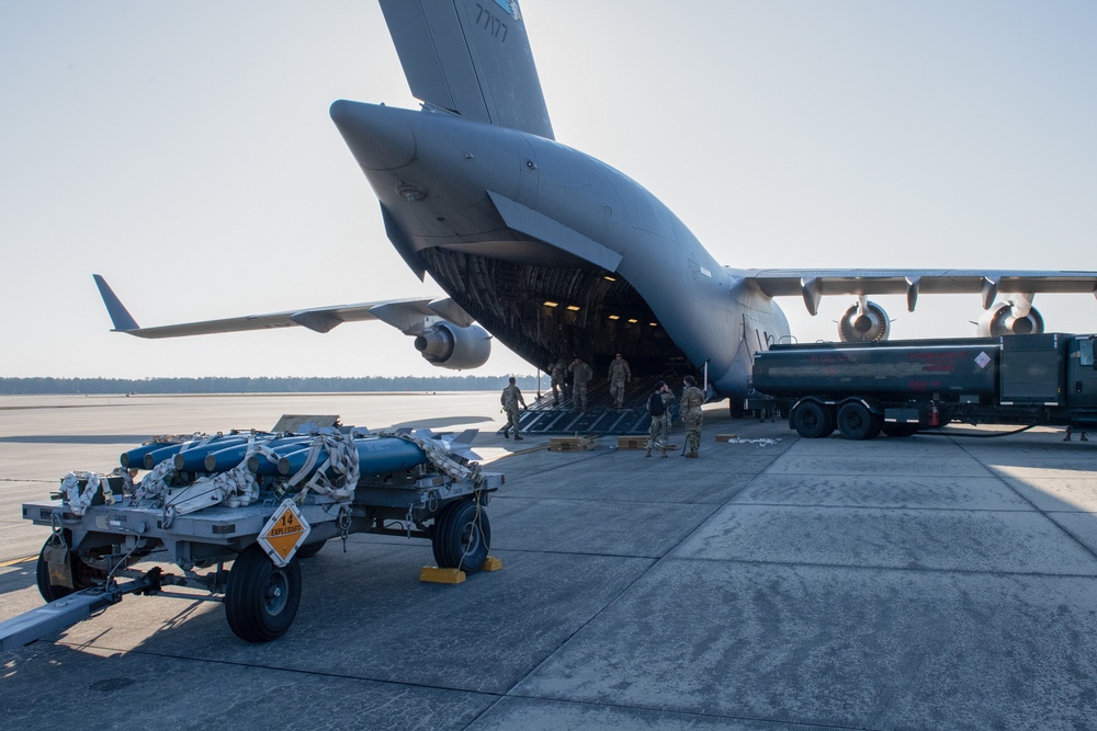 Moody trail-blazes DOD munitions airlift initiative