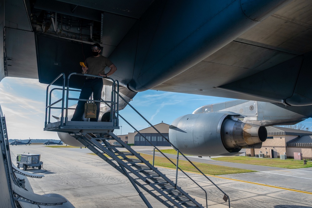 Dover AFB MRT returns C-17 to mission following deployment exercise