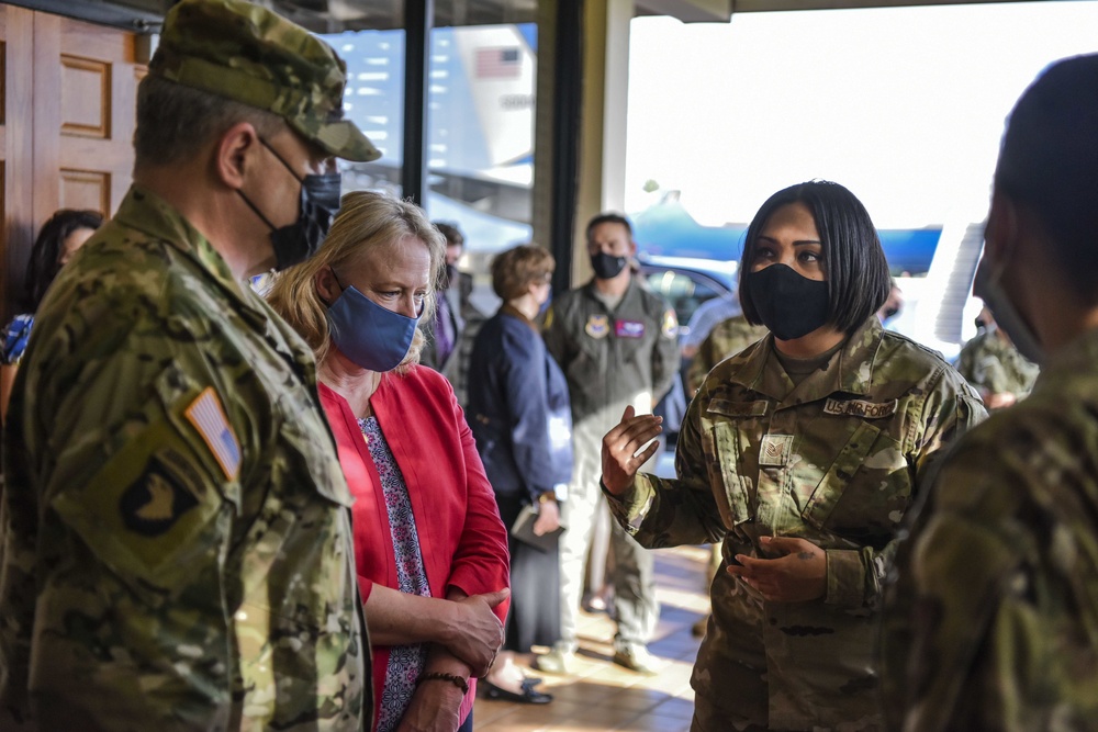 Chairman of the Joint Chiefs of Staff visits the 15th Wing