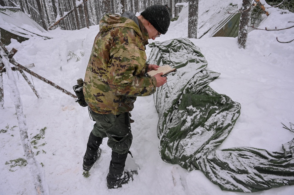 SERE Specialist Training Winter Survival Course