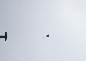 JGSDF conducts airborne training at Fuji Training Area