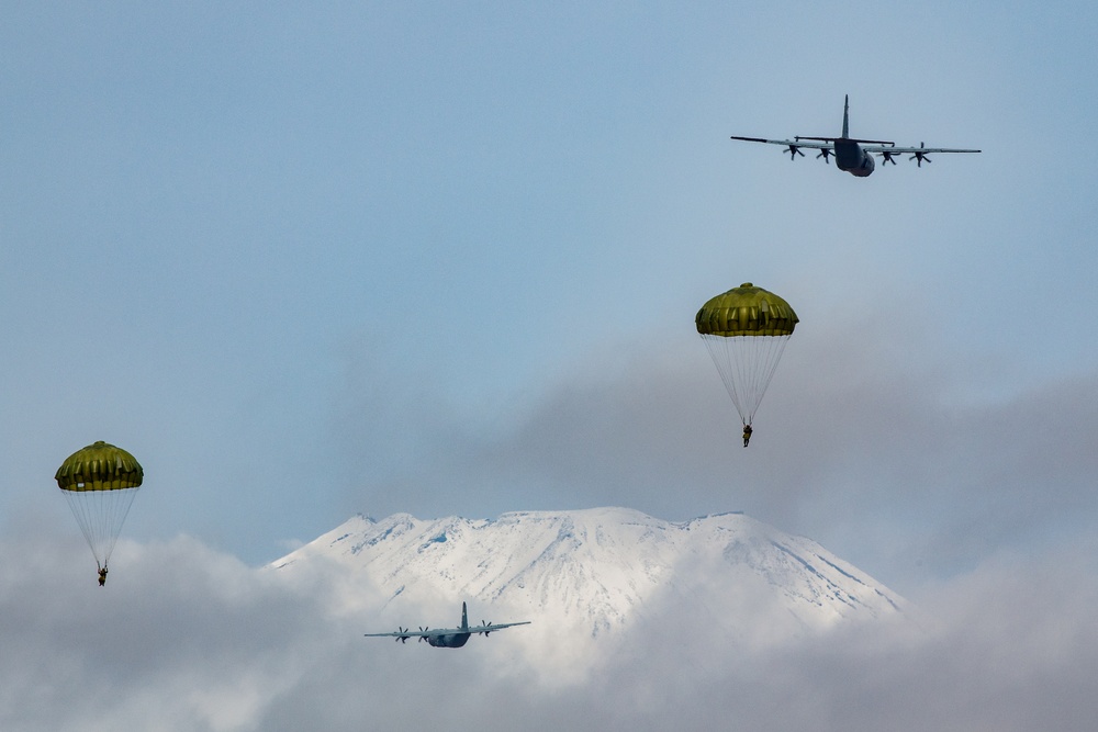 U.S.- Japan conducts historic airborne operation