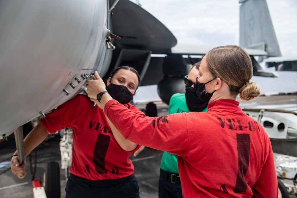 USS Theodore Roosevelt (CVN 71)