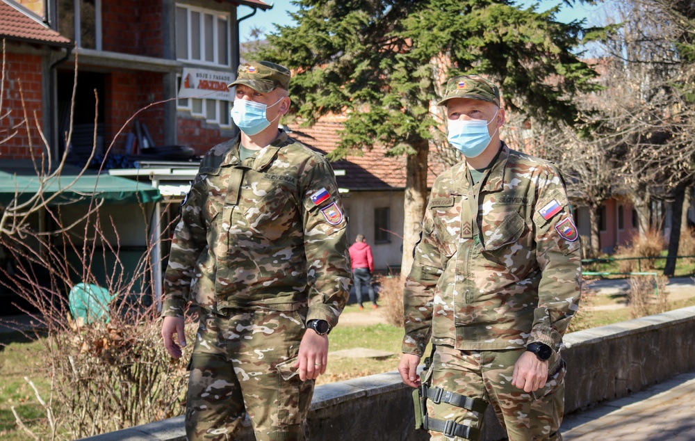 Slovenian LMT conducts routine patrol in Kosovo