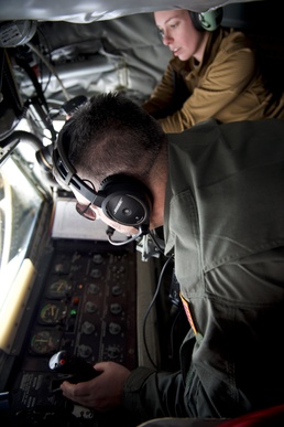 171st ARW Refuels Navy E-2D Aircraft