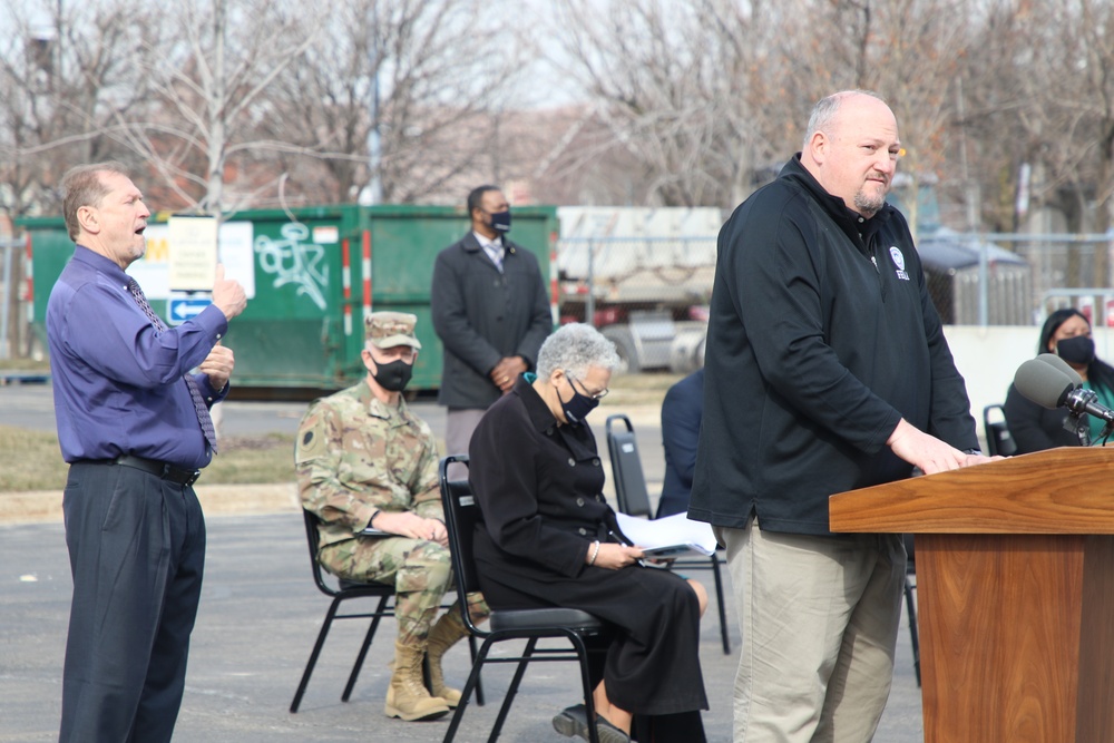Illinois Adjutant General attends press conference to mark opening of United Center CVC
