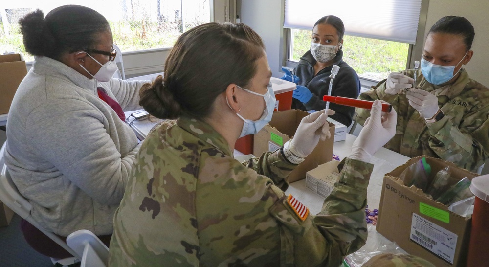 MEDCOM Nurse Helps Fight COVID-19 at Dallas CVC