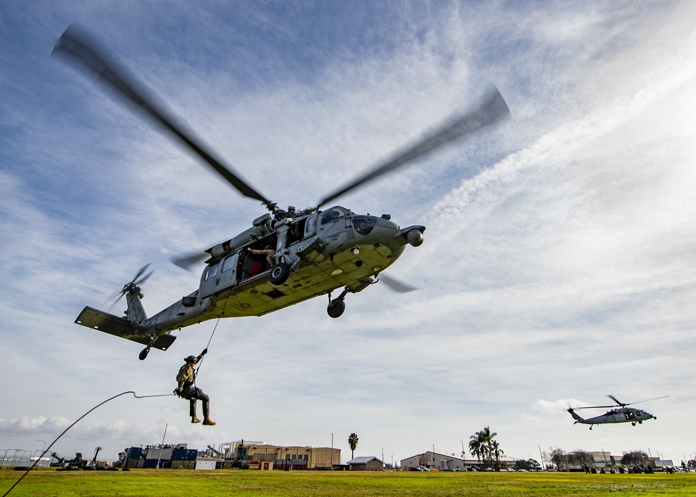 HSC-14 Fast Rope Training