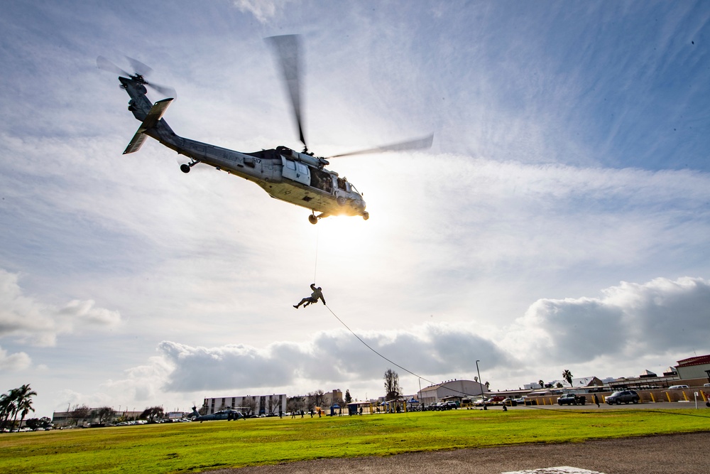 HSC-14 Fast Rope Training