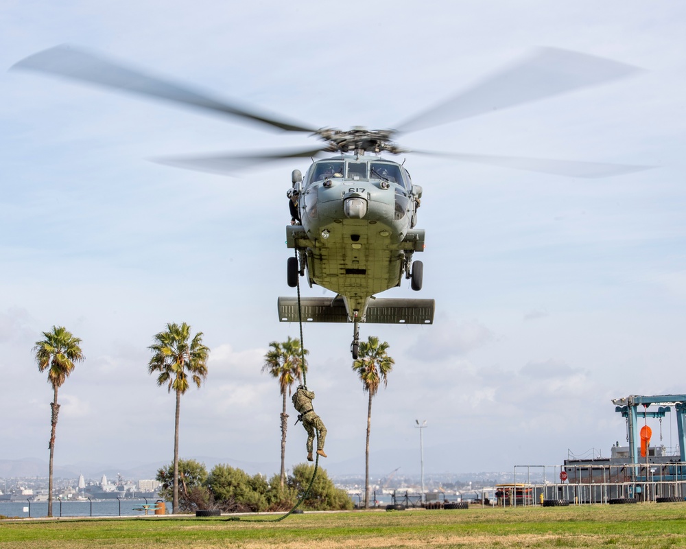 HSC-14 Fast Rope Training