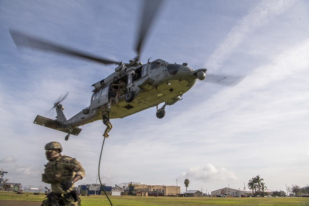 HSC-14 Fast Rope Training