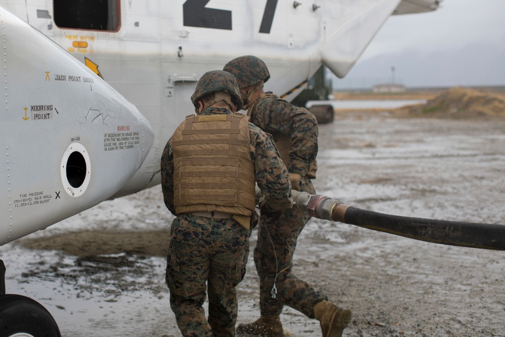 MWSS-171 Marines Train In Aircraft Recovery