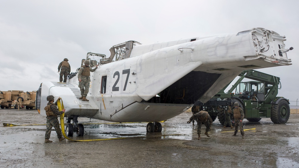 MWSS-171 Marines Train In Aircraft Recovery