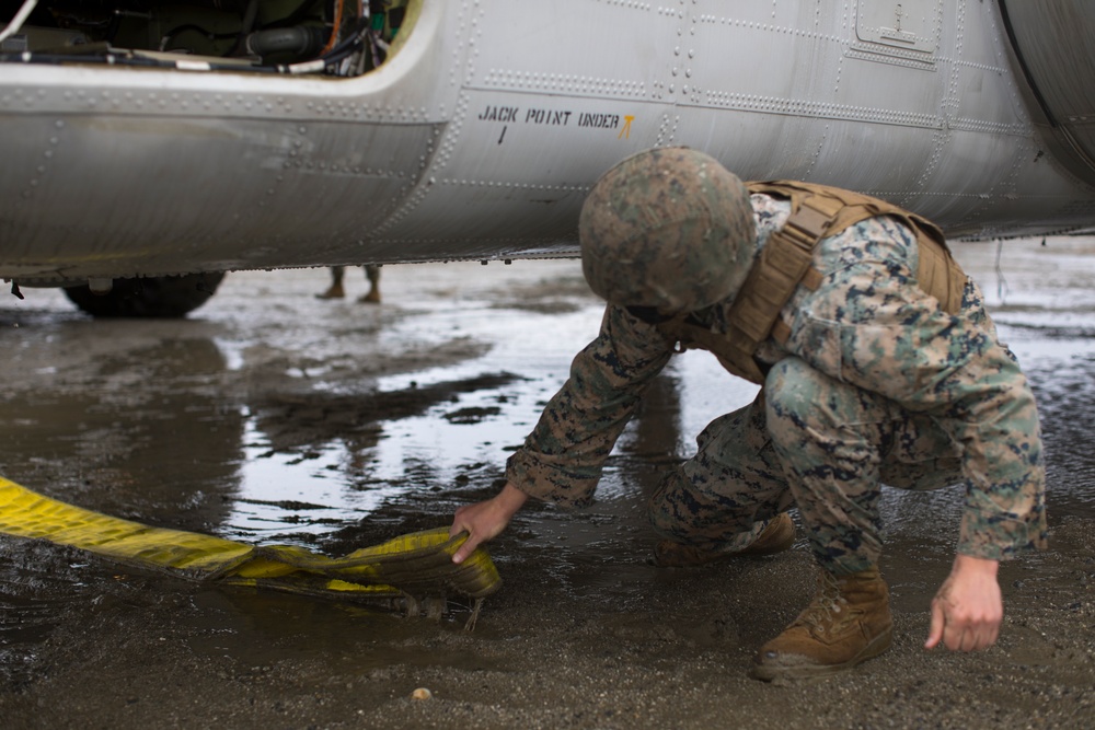 MWSS-171 Marines Train In Aircraft Recovery