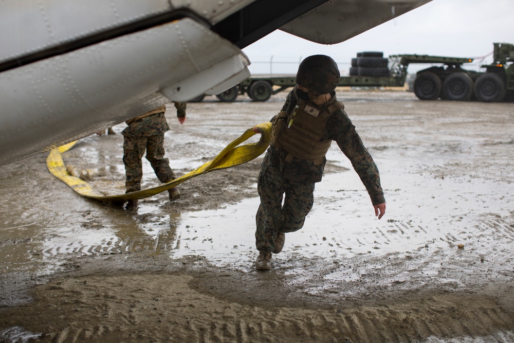 MWSS-171 Marines Train In Aircraft Recovery