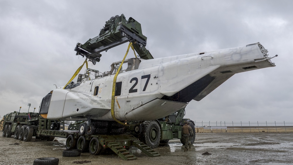 MWSS-171 Marines Train In Aircraft Recovery